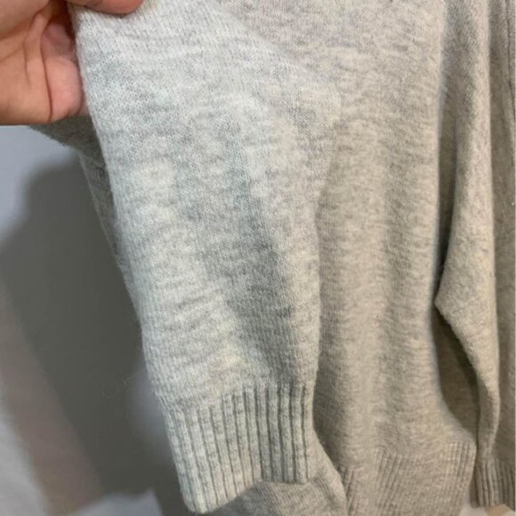 𝅺WOMAN’S oversized gray sweater. Size 2x crew Neck. Split hem. Soft and … - Picture 5 of 10